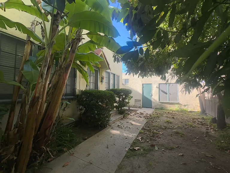 1433 Centinela Ave #B — Photo 13