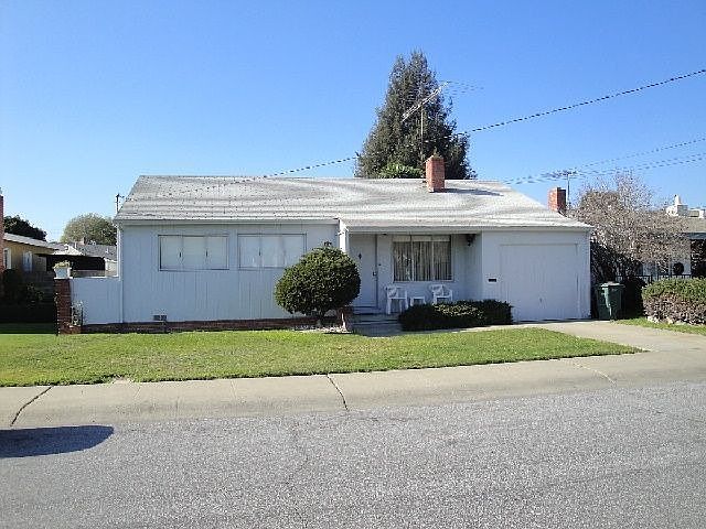 2nd image of 816 Linnea Ave
