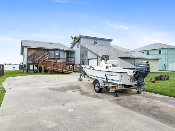 210 Pintail Ln, Rockport, TX 78382