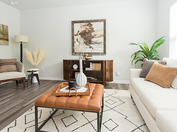 3rd image of 3149 Montlawn Pl