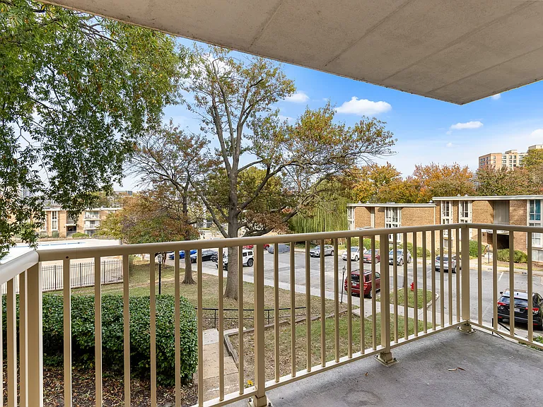 2618 Redcoat Dr #1B — Photo 16