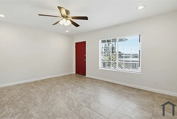2 bed, 700 sqft, $2,250 — Photo 2