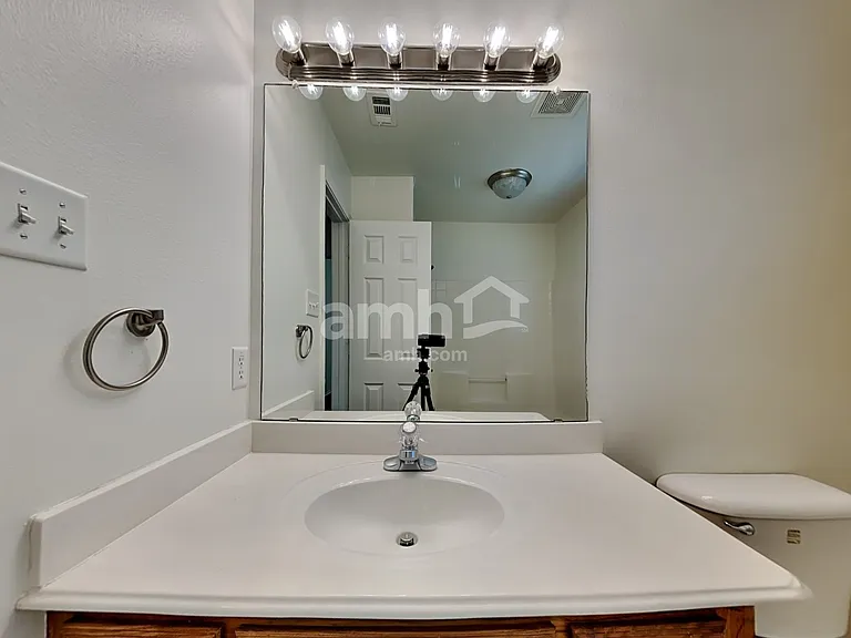 4406 Shady Elm Dr — Photo 16