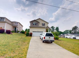 560 W Connecticut Ave, Southern Pines, NC 28387