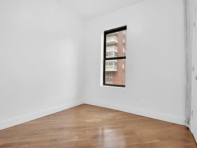 1274 Amsterdam Ave #10 — Photo 8