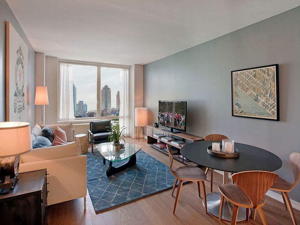 1st image of 511 47th Ave APT 6D