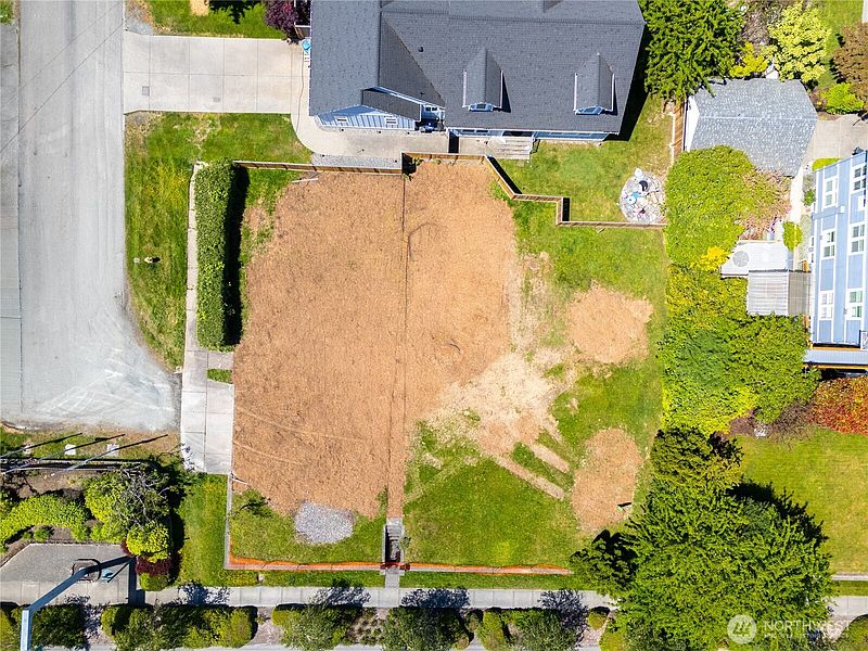 5th image of 3420 Commercial Avenue