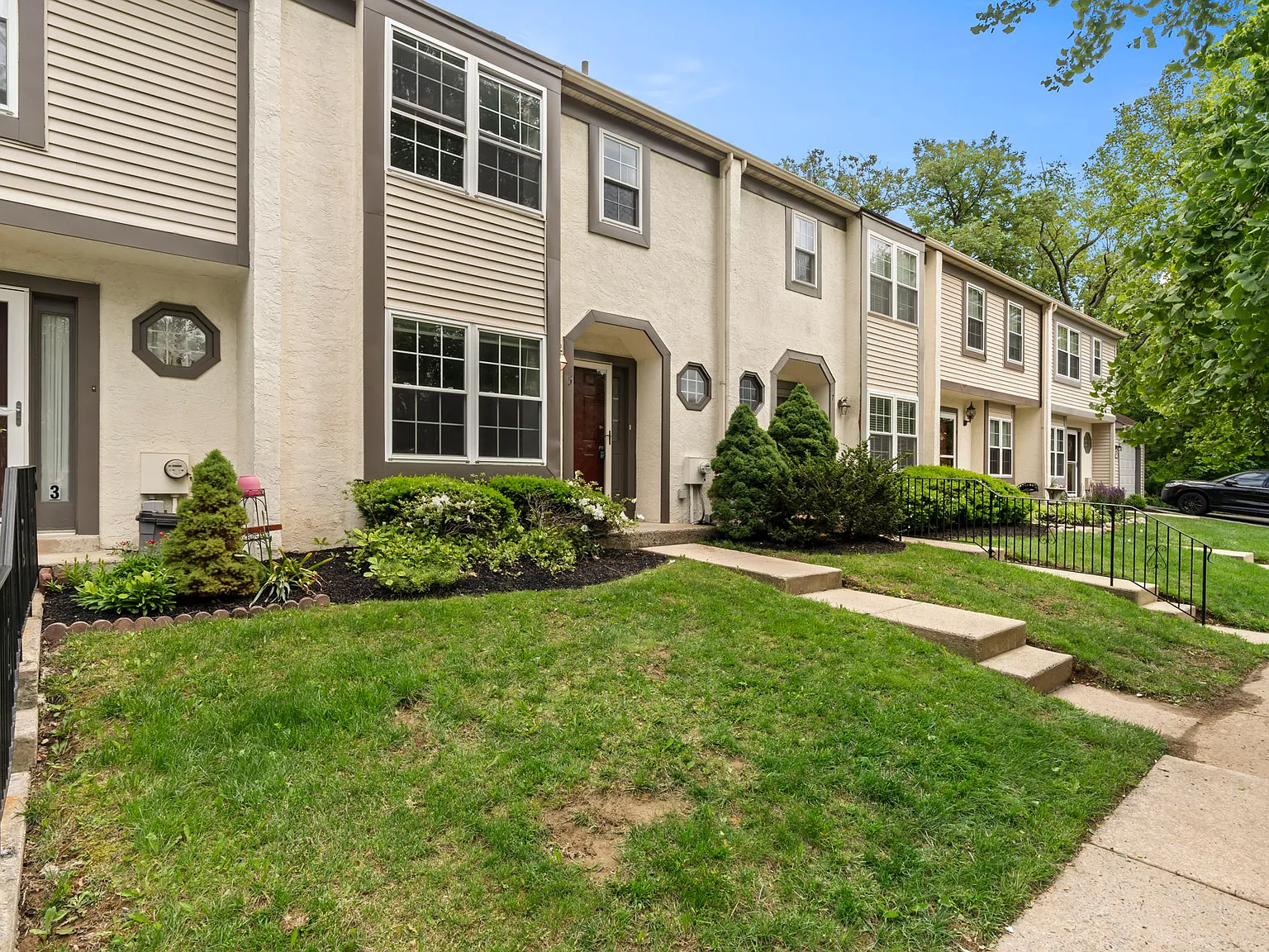 3 bed, 2.5 bath, 1440 sqft, $2,900 — Photo 3