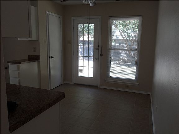5th image of 805 Rock Creek Dr