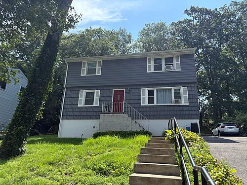 42 Roosevelt Ave #B Photo 1 42 Roosevelt Ave #B Photo 1