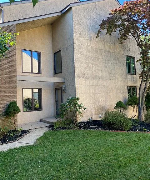 111 Falcon Ln — Photo 3