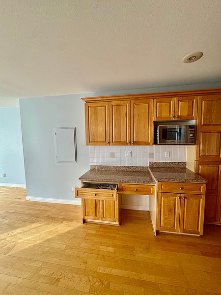 North Vancouver House for rent - 4 Bedrooms — photo 12