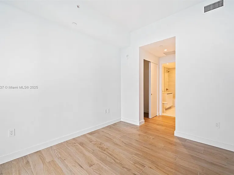2678 Tigertail Ave #1903 — Photo 20