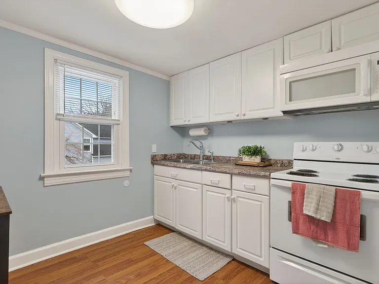 121 W Government Ave #B — Photo 14
