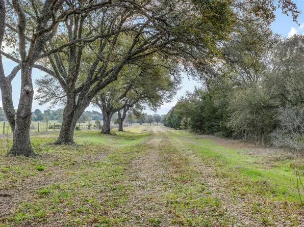 1017 New Ulm Rd, Cat Spring, TX 78933