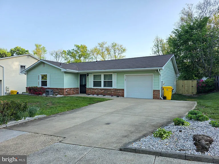 2090 Jason Ct — Photo 2