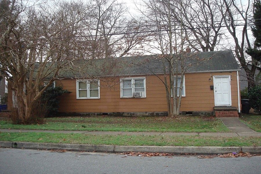 1st image of 465 Fort Worth Ave