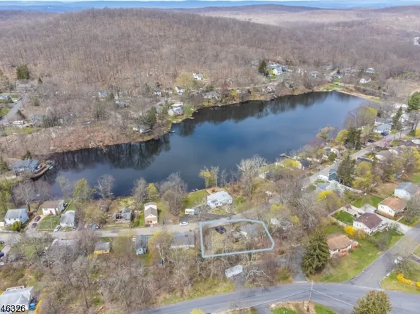 43 E Shore Trl, Hardyston Twp., NJ 07460