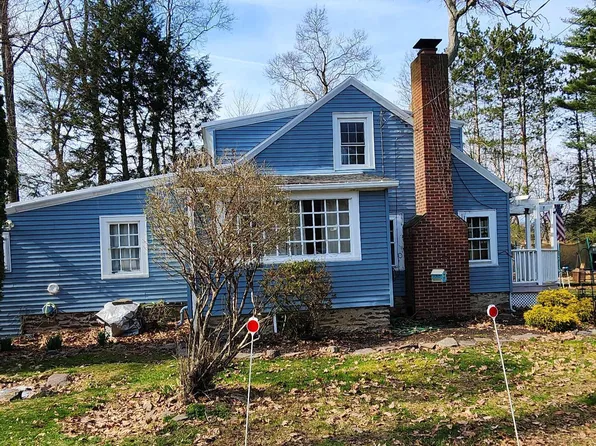 241 Machell Ave, Dallas, PA 18612