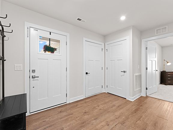 4th image of 122 Southwell St