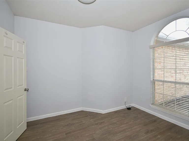 20703 Whitevine Way — Photo 5
