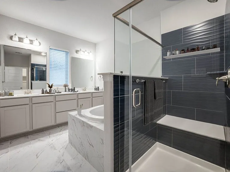 7833 Sunset Blvd — Photo 16