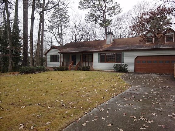 2nd image of 3265 Alcazar Dr
