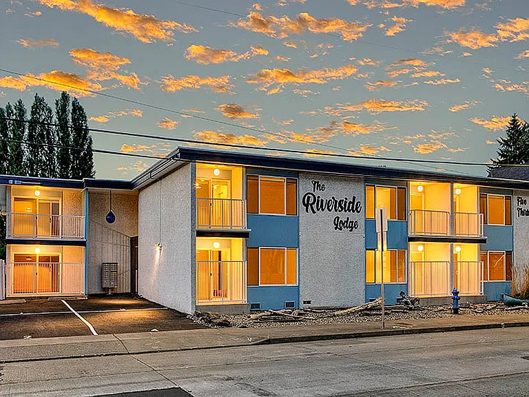 Riverside Apartments — Photo 21