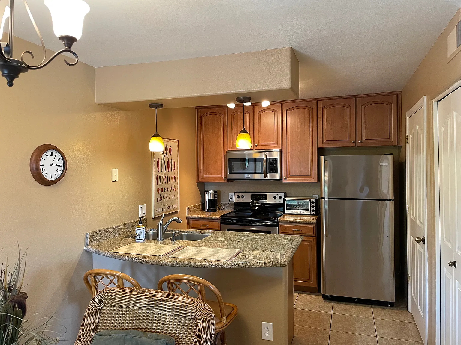 Furnished Rental 6 months+ term — Photo 2