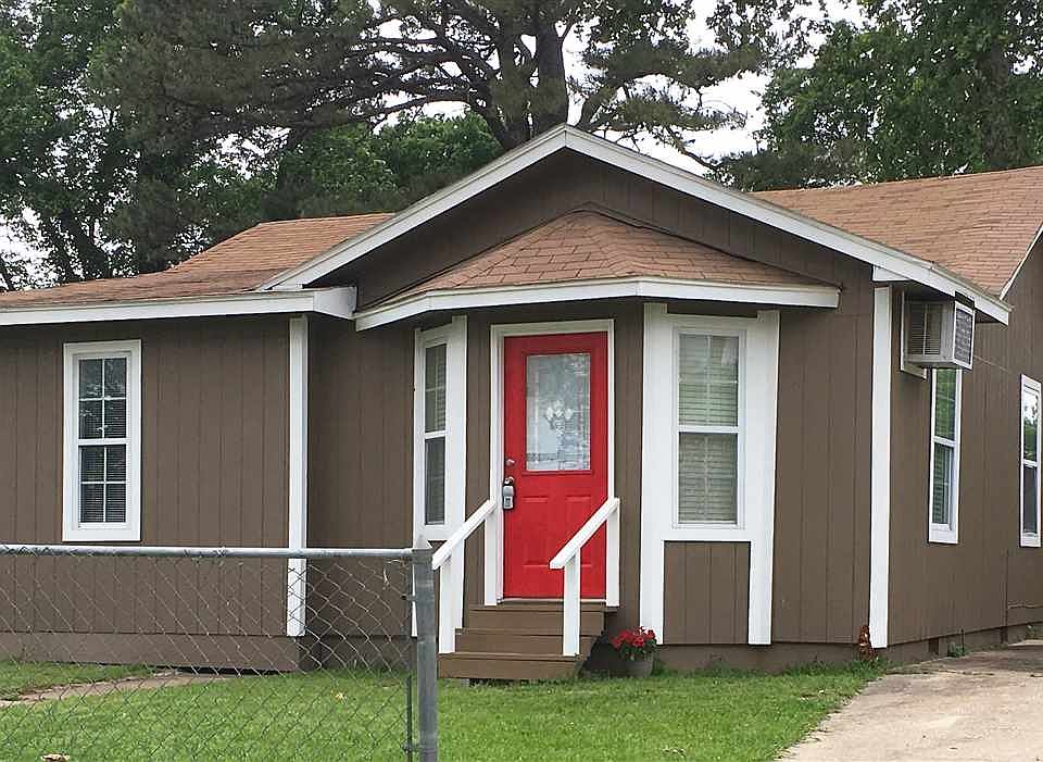 1st image of 715 N 13th Ave