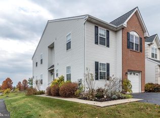 203 Hampshire Dr, Sellersville, PA 18960