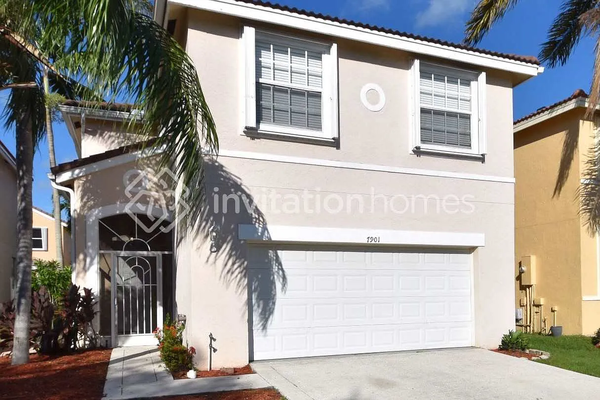 7901 Lakewood Cove Ct Lake Worth, FL 33467 — Photo 1