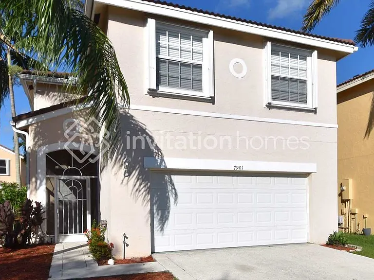 7901 Lakewood Cove Ct — Photo 1