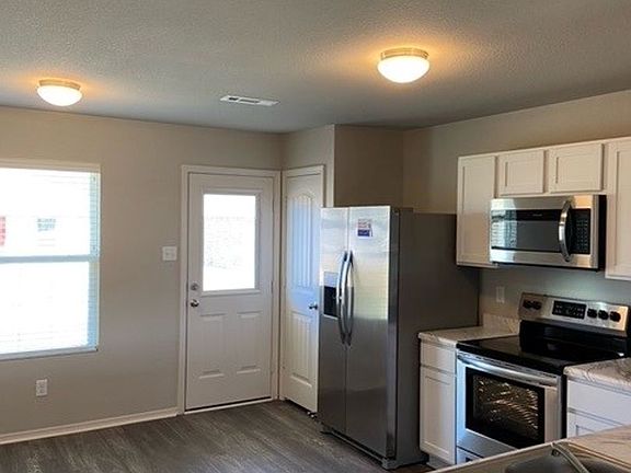 5th image of 1740 Raden St