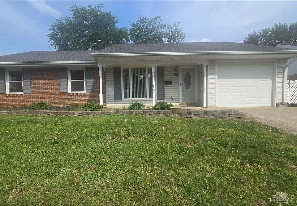 1st image of 40 Walnut Pl