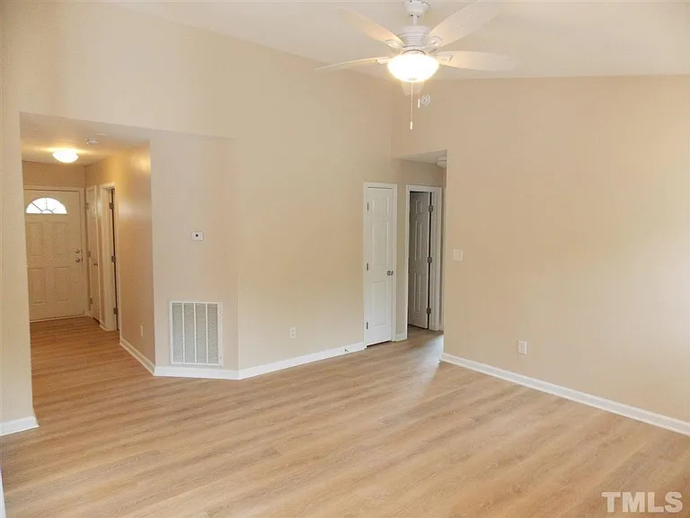 1741 E Honey Springs Ave — Photo 4