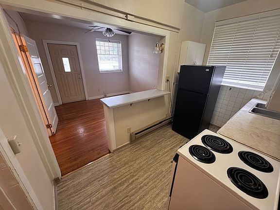 4th image of 1428 W 10th Ave #3