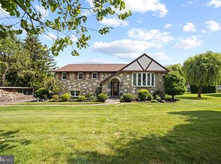 1327 Dogwood Ln, Huntingdon Valley, PA 19006