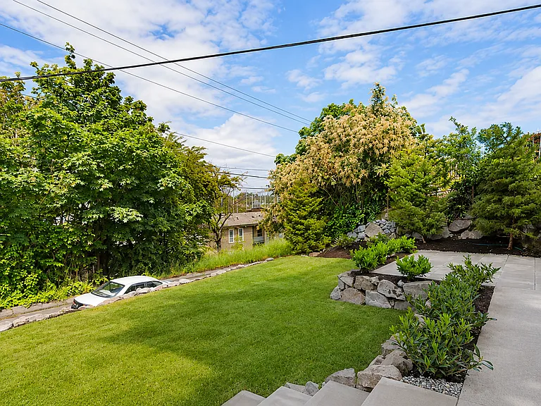 Back Nine Apartments - Located on the west slope of Queen Anne — Photo 6