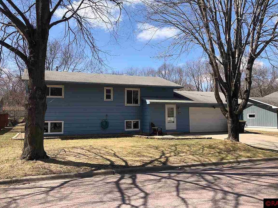 1468 Loren St, Saint Peter, MN 56082 Zillow