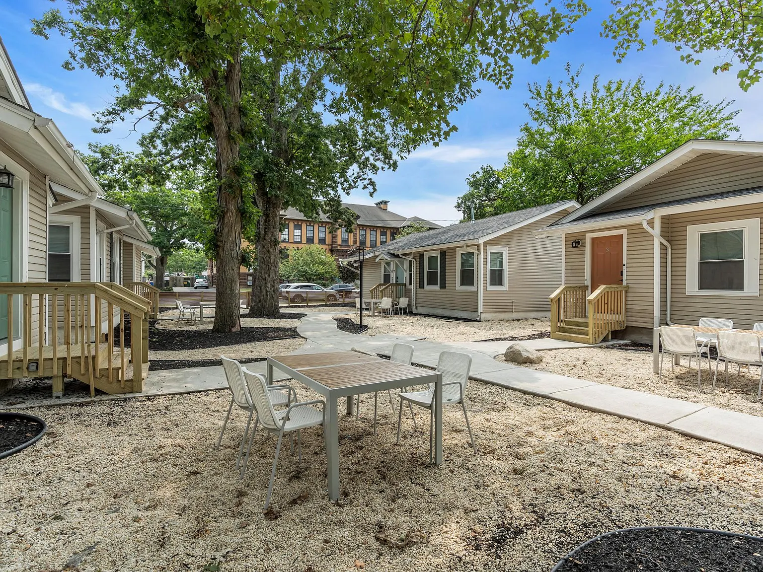 2 bed, 700 sqft, $2,250 — Photo 4