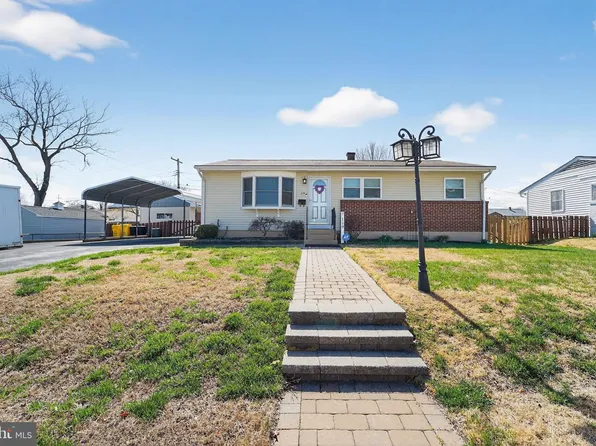 119 Sandy Beach Dr, Pasadena, MD 21122