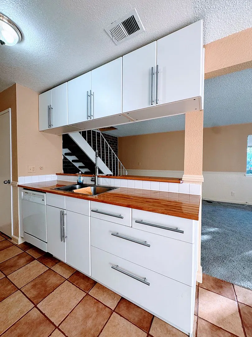 Nicely Updated Two Story Fourplex Unit in Auburn- On site Laundry — Photo 3