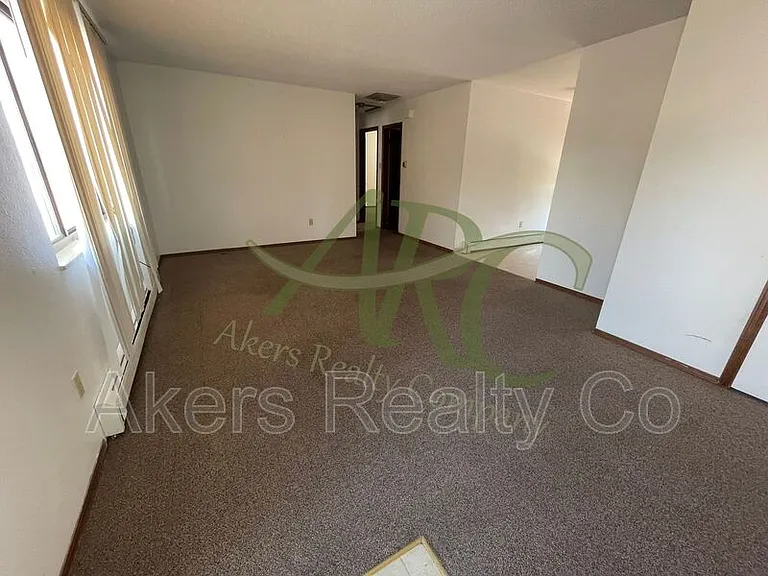1322 Anita St — Photo 3