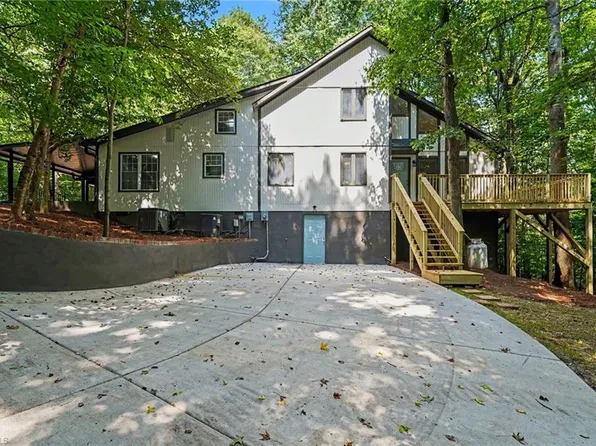 3054 Ridgemeadow Dr, Winston Salem, NC 27127