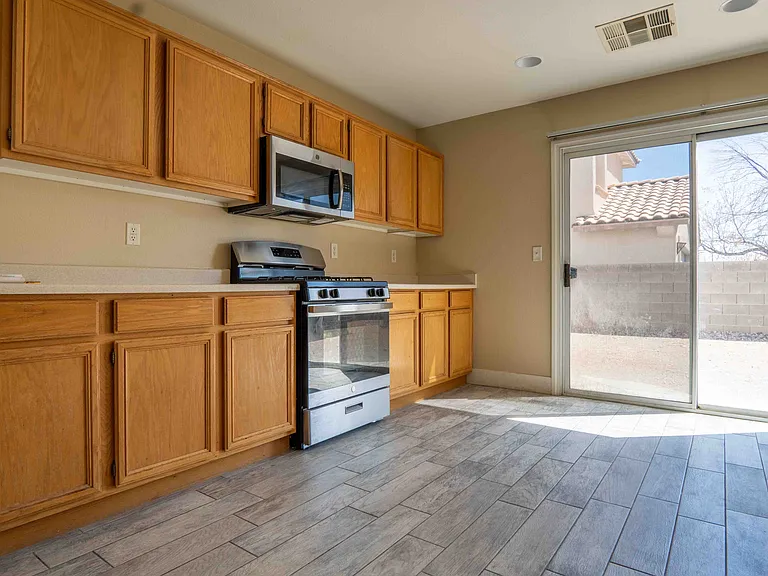5558 Rollins St — Photo 6