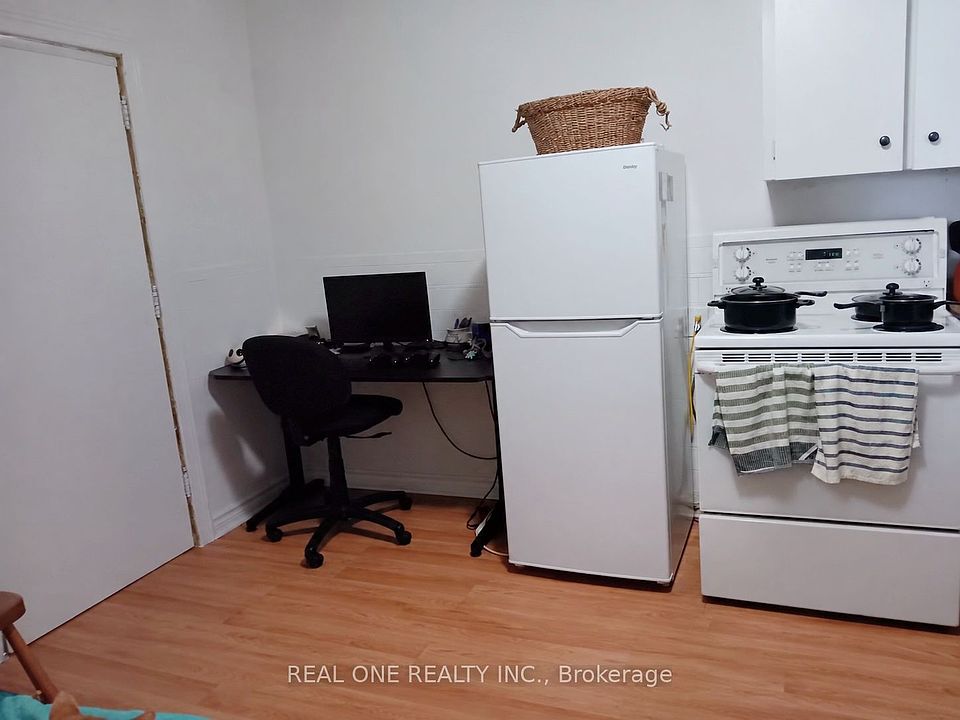 1st image of 104 25th St #2