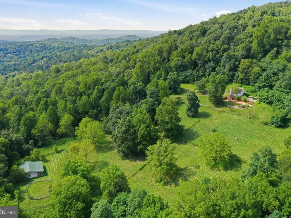 847 Jonathan Rd, Linden, VA 22642