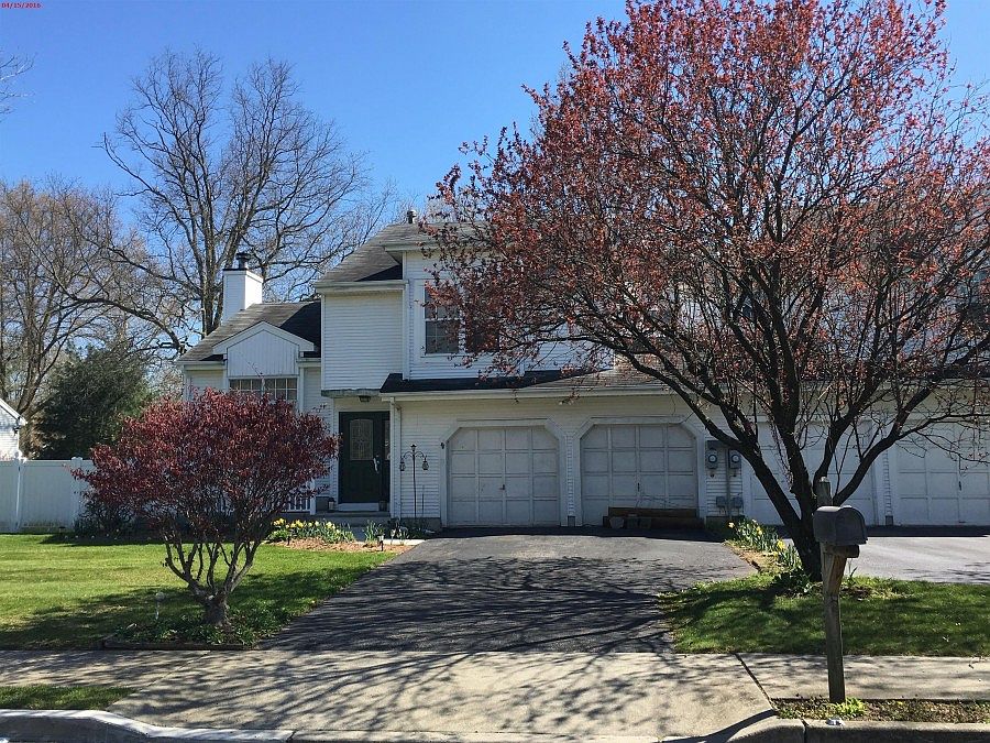 1st image of 75 Bonnie Dr