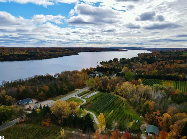 1400 S Lake Shore Dr, Lake Leelanau, MI 49653